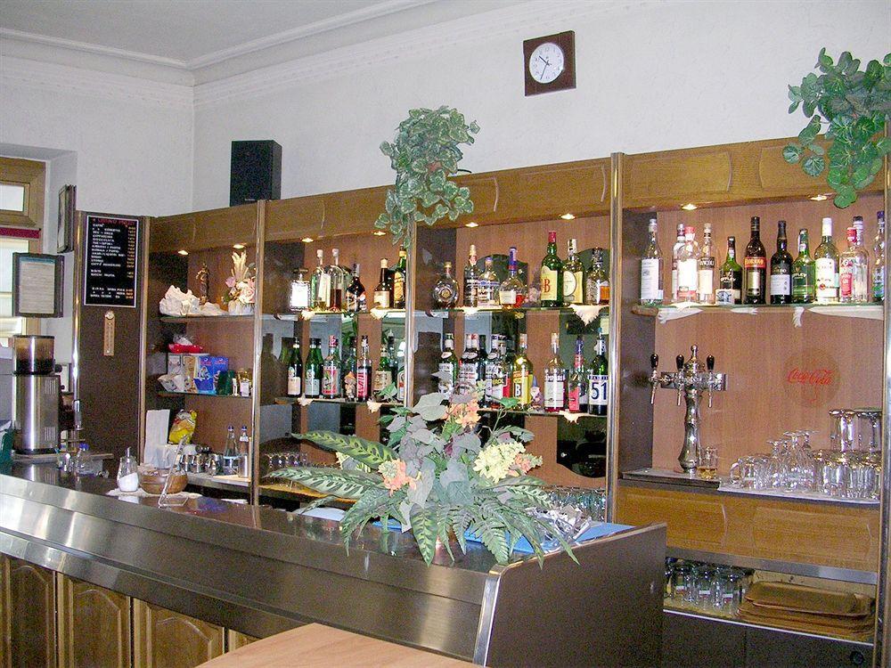 Hotel 수사 외부 사진