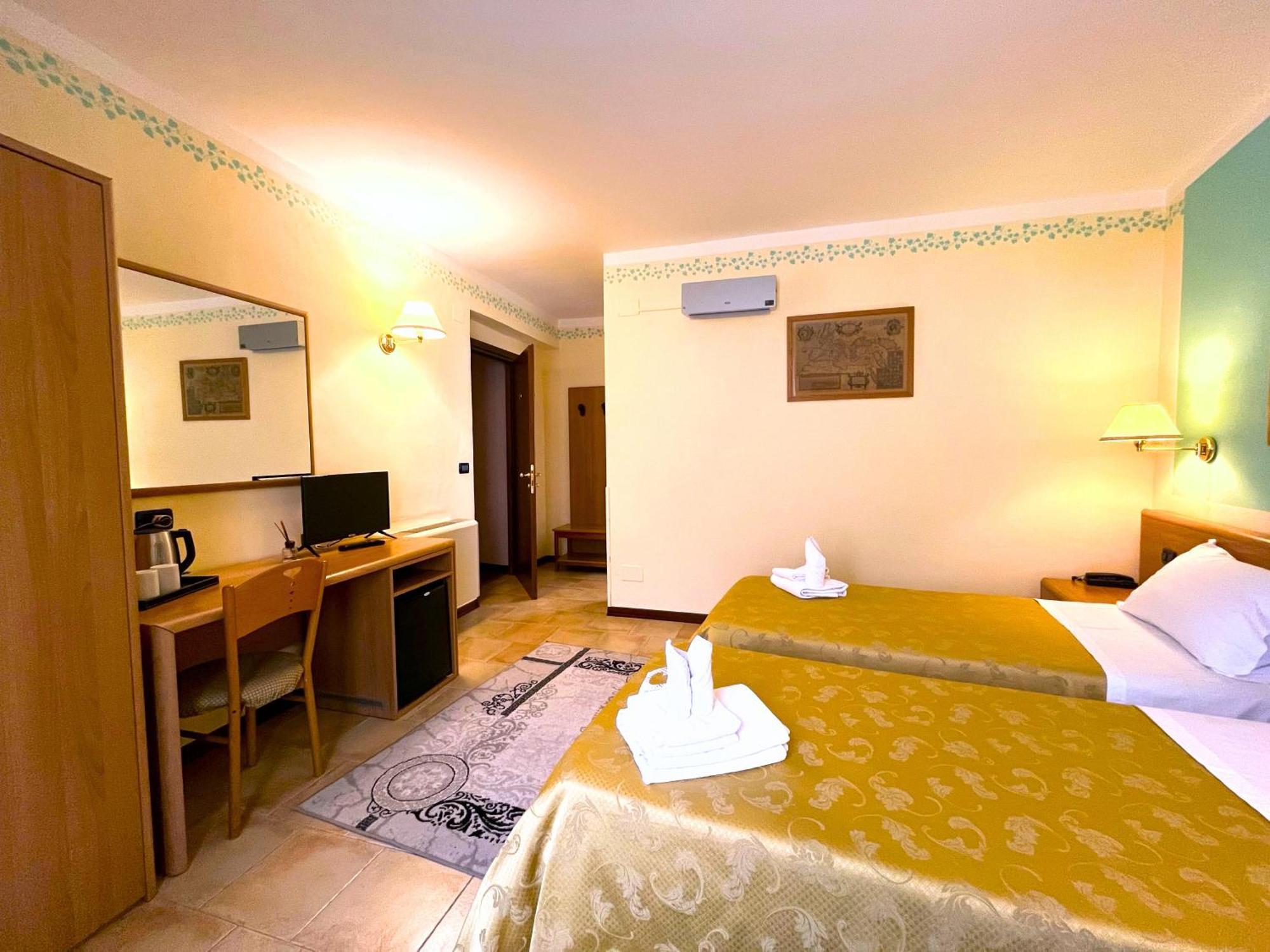 Hotel 수사 외부 사진