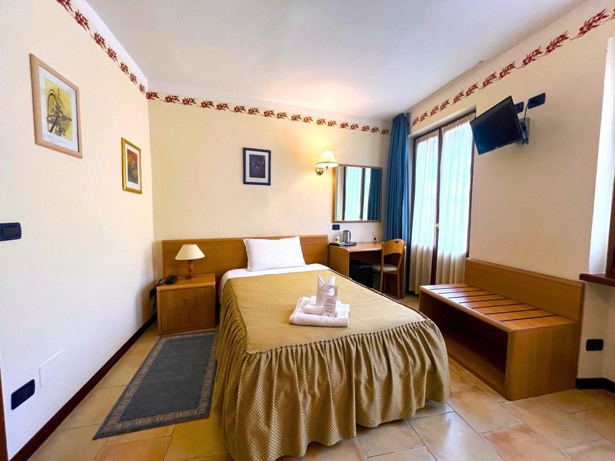 Hotel 수사 외부 사진