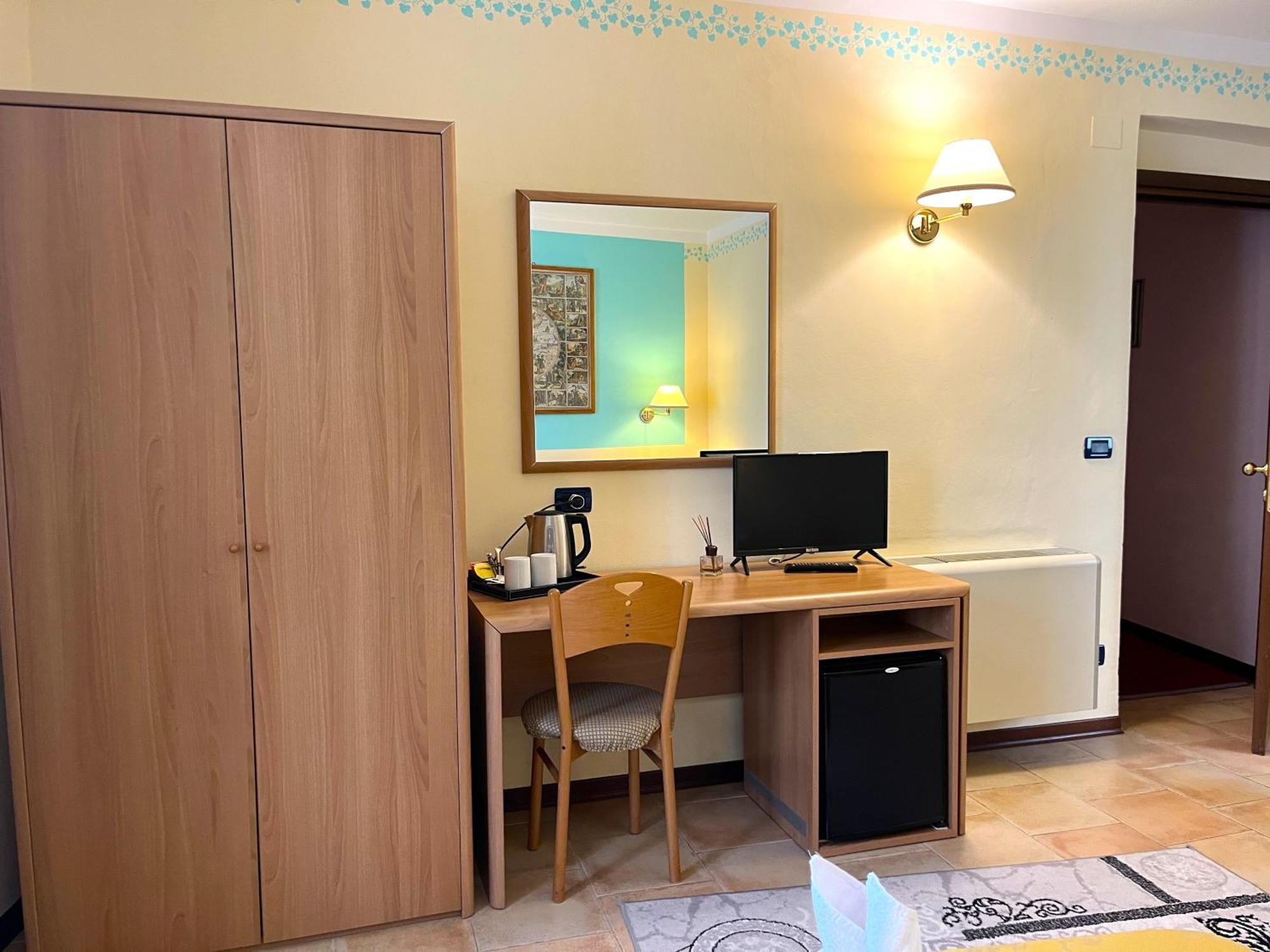 Hotel 수사 외부 사진